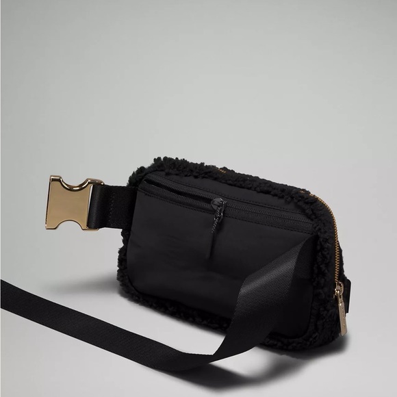 (JZ-12) Lululemon Everywhere Belt Bag 1L *Fleece - Picture 5 of 6
